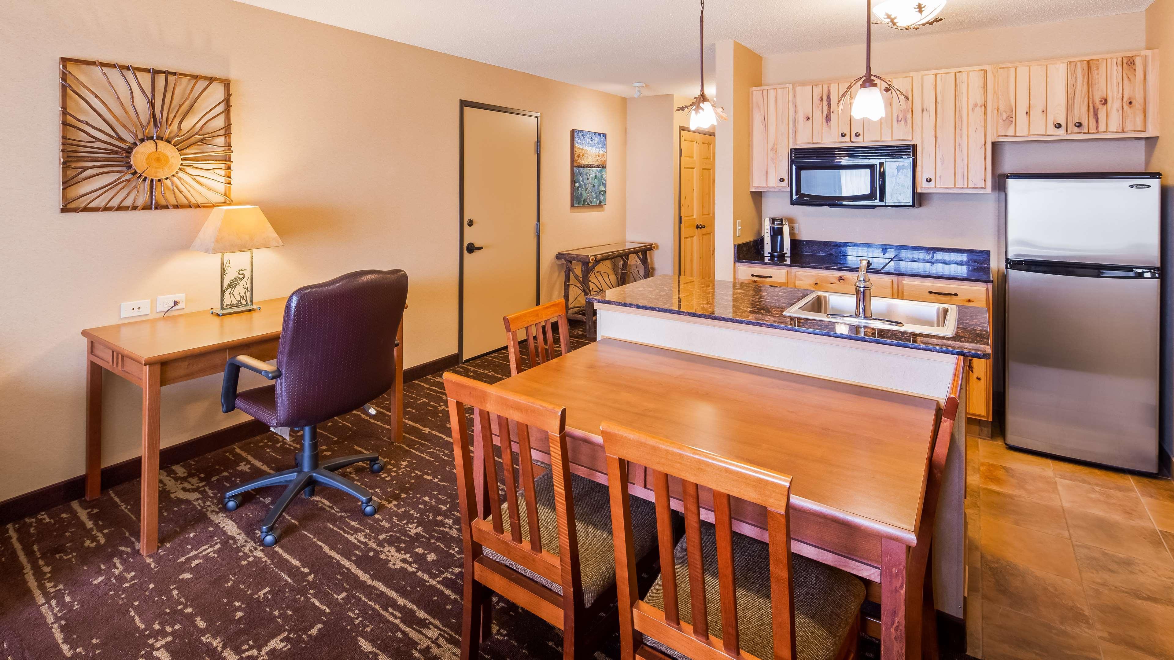 Best Western Premier The Lodge On Lake Detroit Детройт Лейкс Екстериор снимка