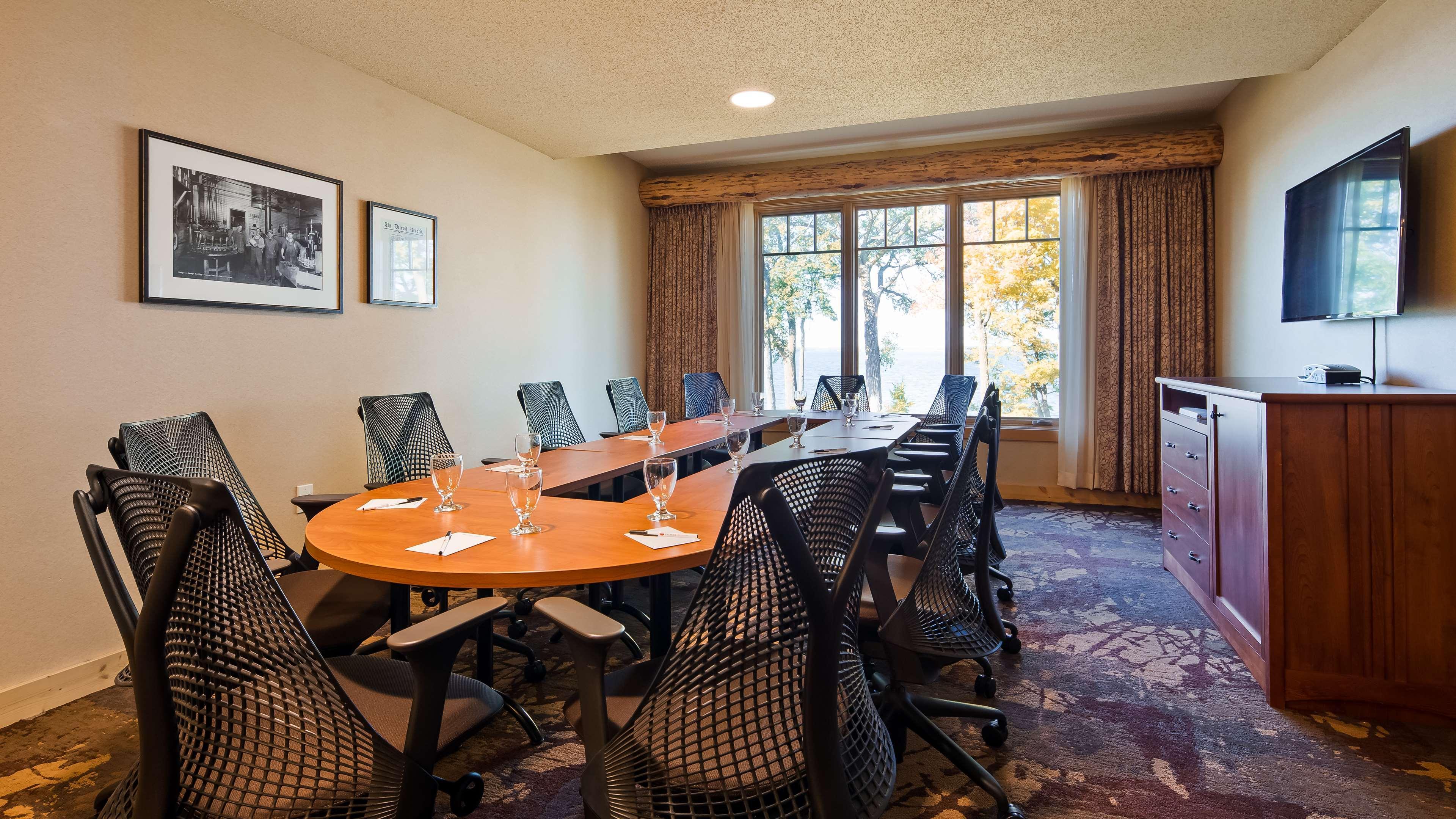 Best Western Premier The Lodge On Lake Detroit Детройт Лейкс Екстериор снимка