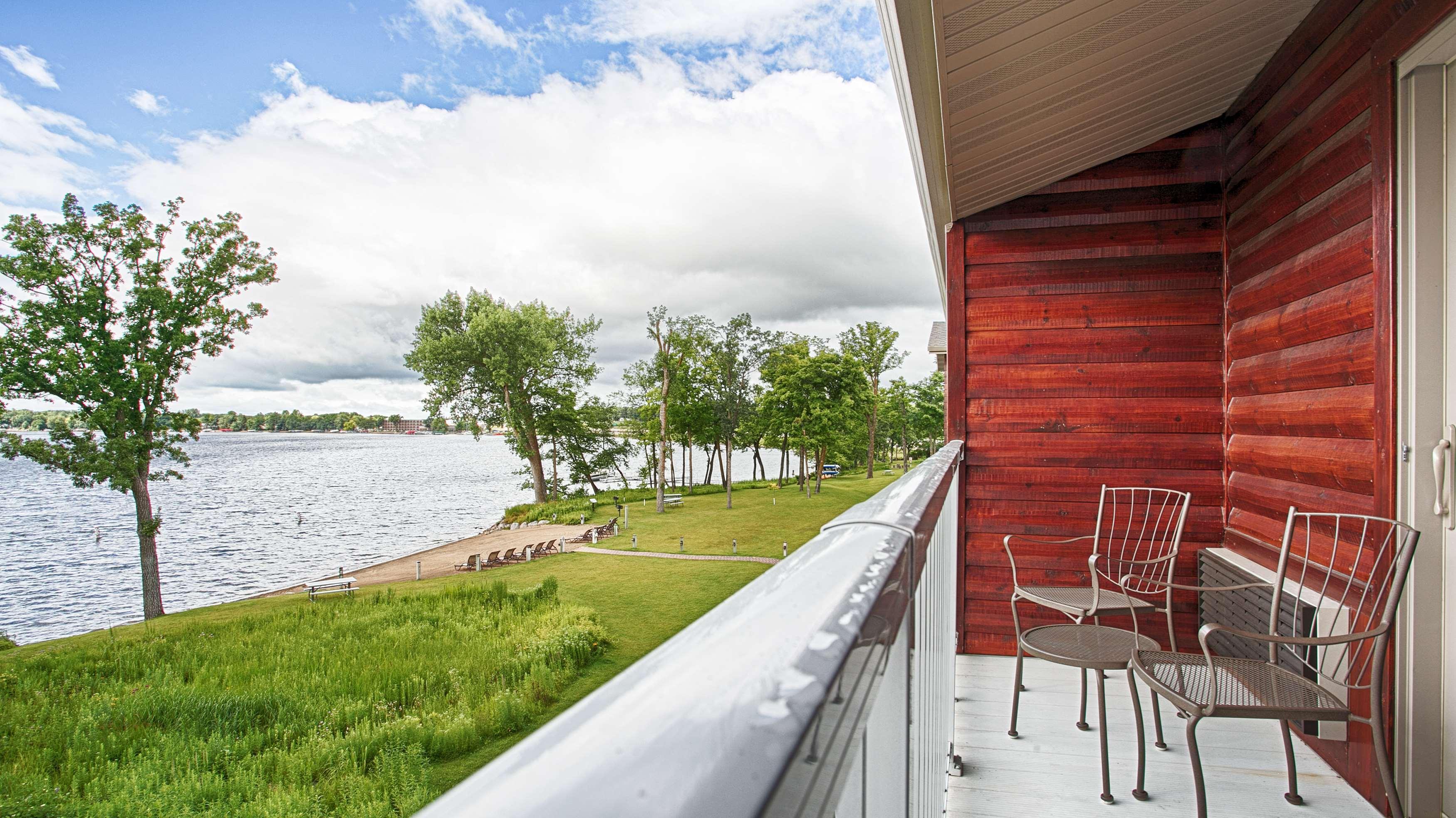Best Western Premier The Lodge On Lake Detroit Детройт Лейкс Екстериор снимка