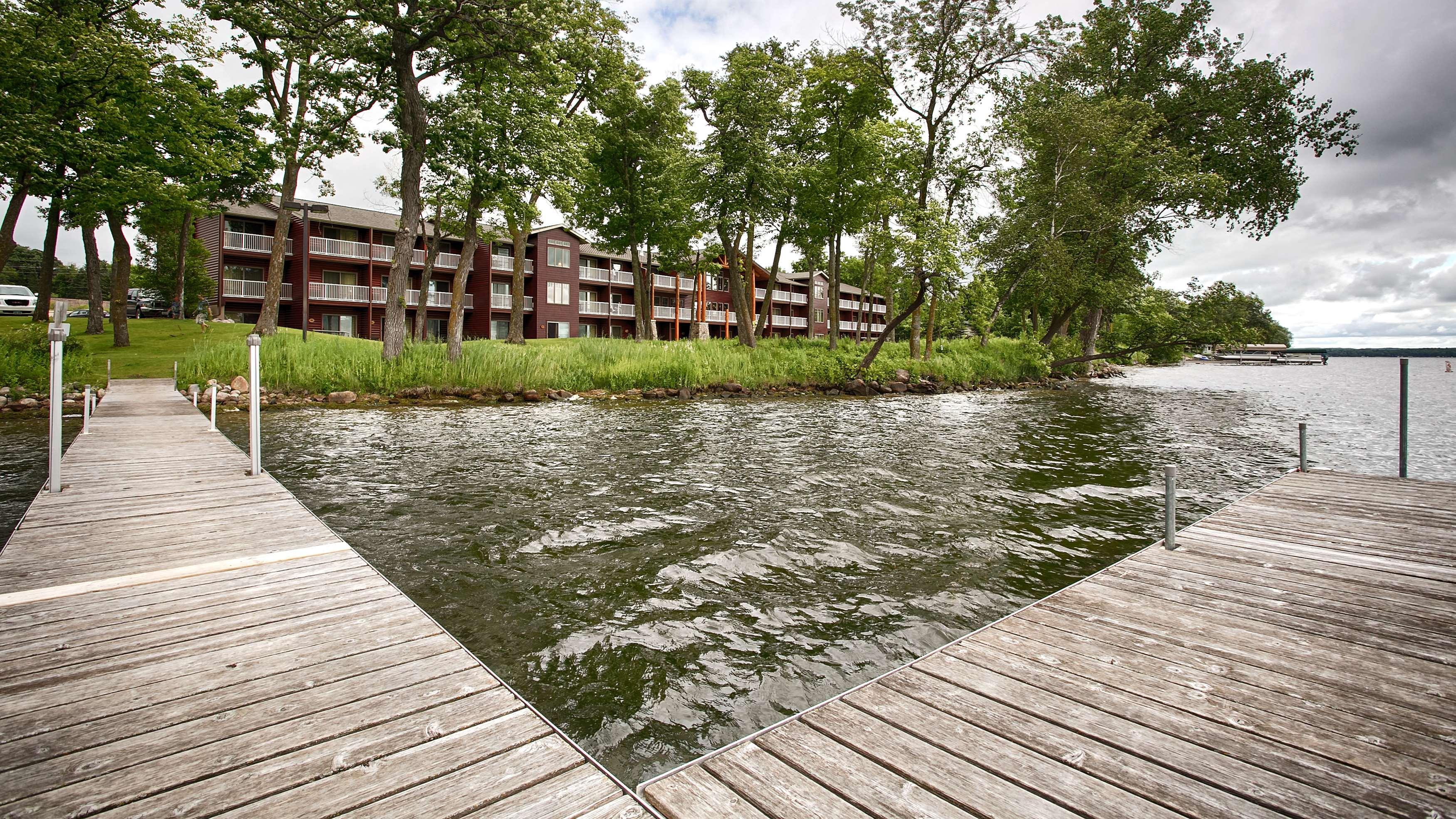 Best Western Premier The Lodge On Lake Detroit Детройт Лейкс Екстериор снимка