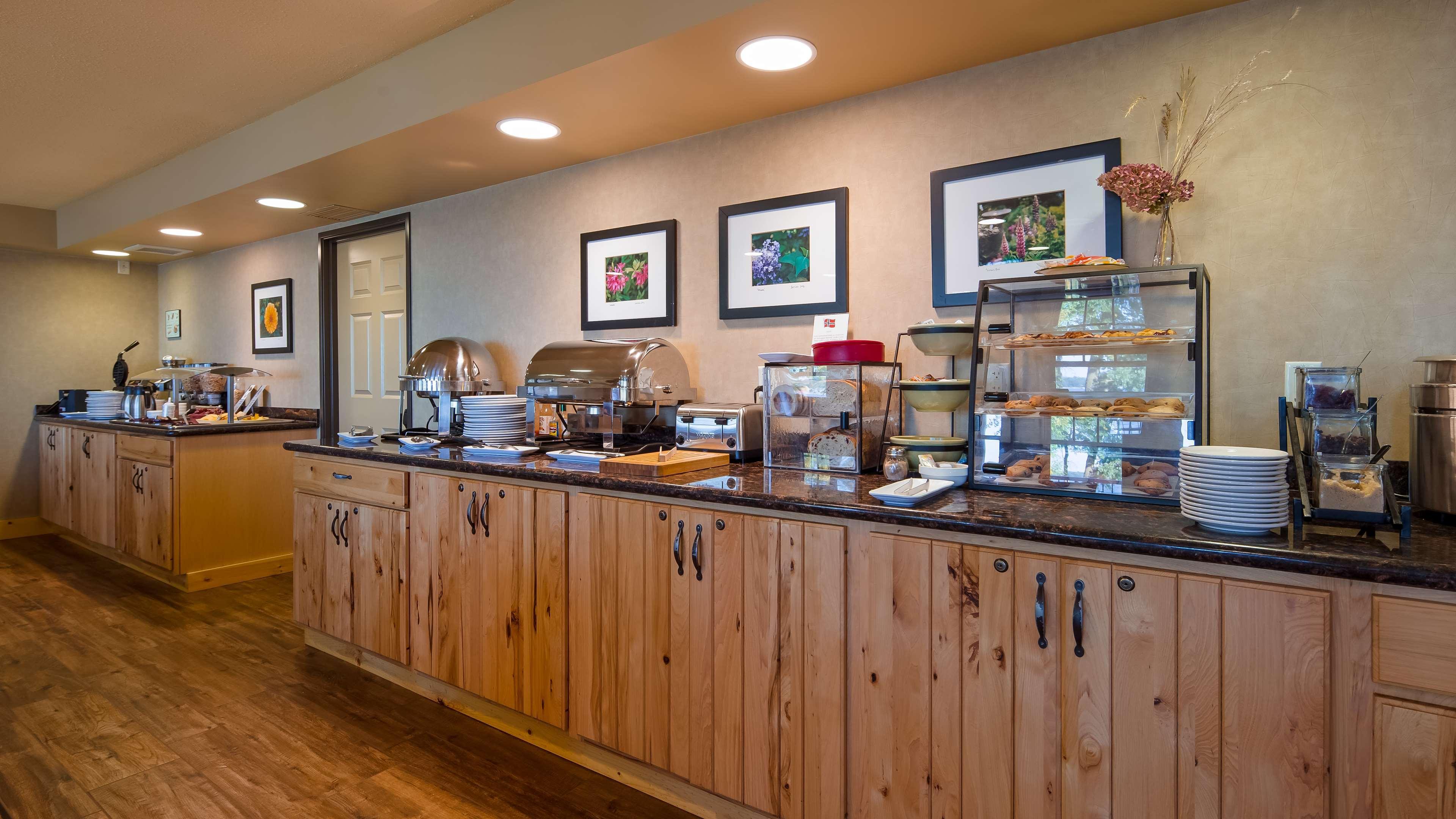 Best Western Premier The Lodge On Lake Detroit Детройт Лейкс Екстериор снимка
