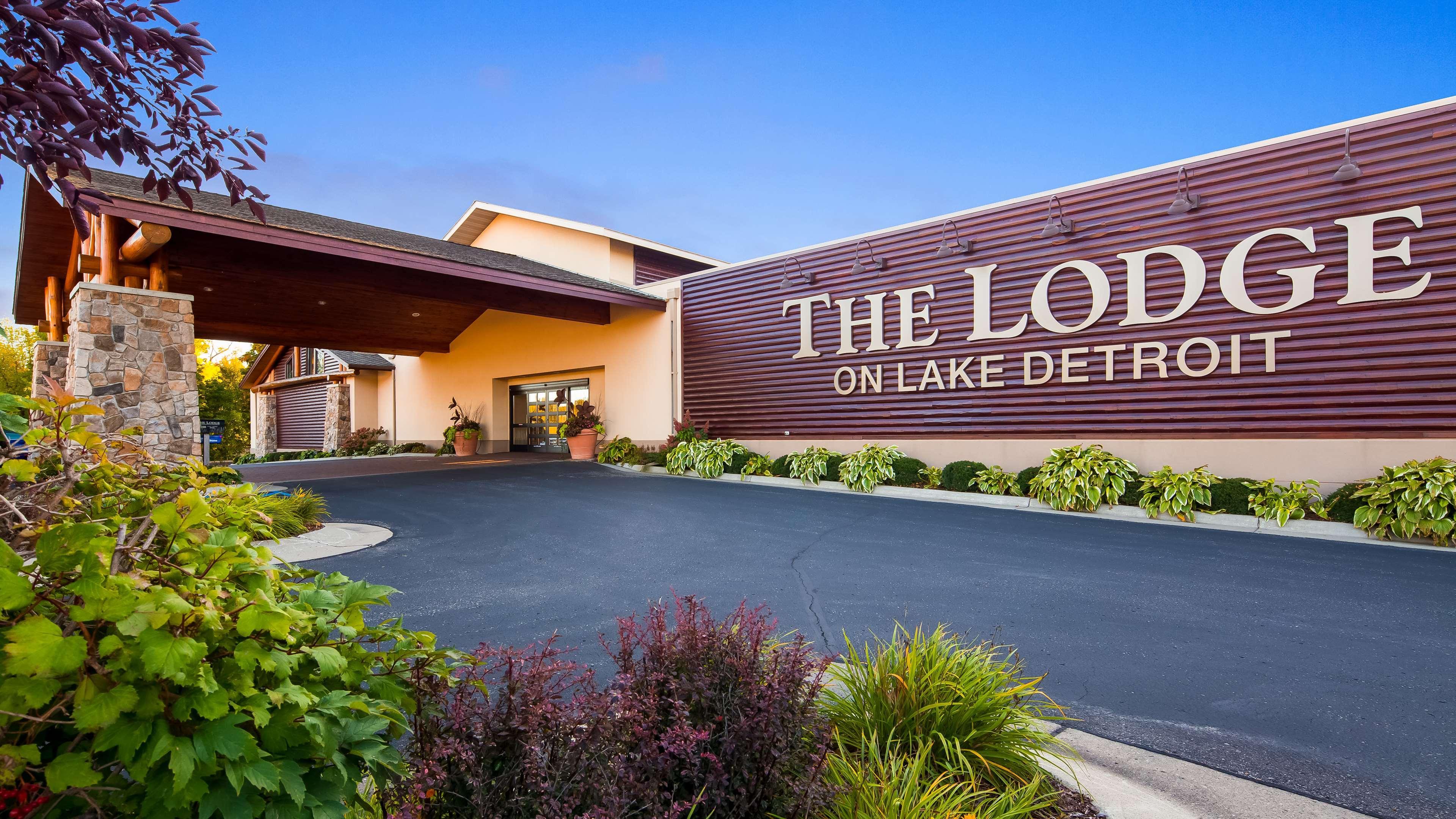 Best Western Premier The Lodge On Lake Detroit Детройт Лейкс Екстериор снимка
